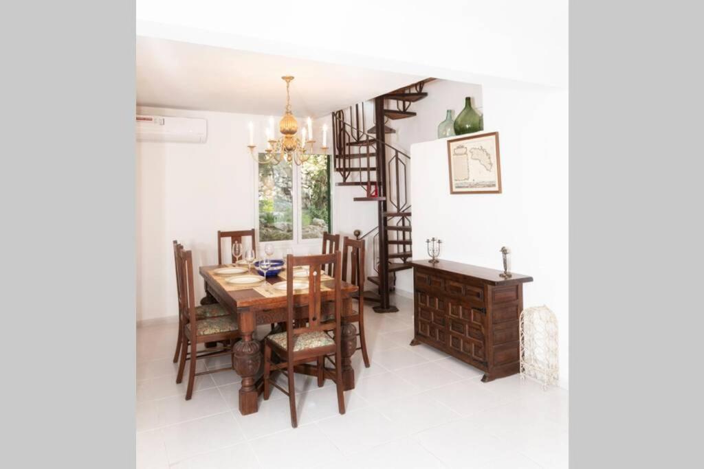 Villa Cecylia Es Canutells Εξωτερικό φωτογραφία